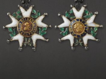 unter Ludwig XVIII., König von Frankreich und Navarra (sous Louis XVIII, Roi de France et de Navarre), Restauration, Ritterkreuz der Ehrenlegion, Croix de Chevalier de la Légion d'Honneur, demi taille, Modell / modèle 1815